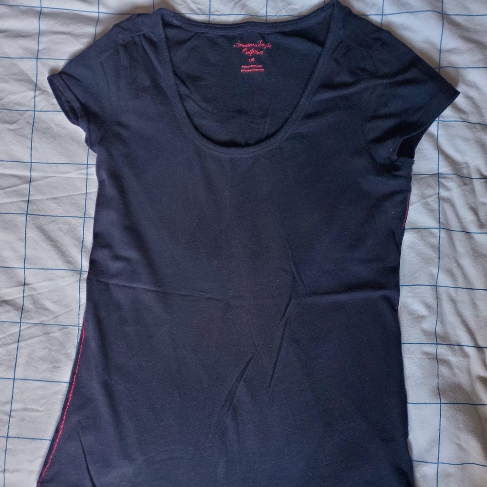 American Eagle T shirt